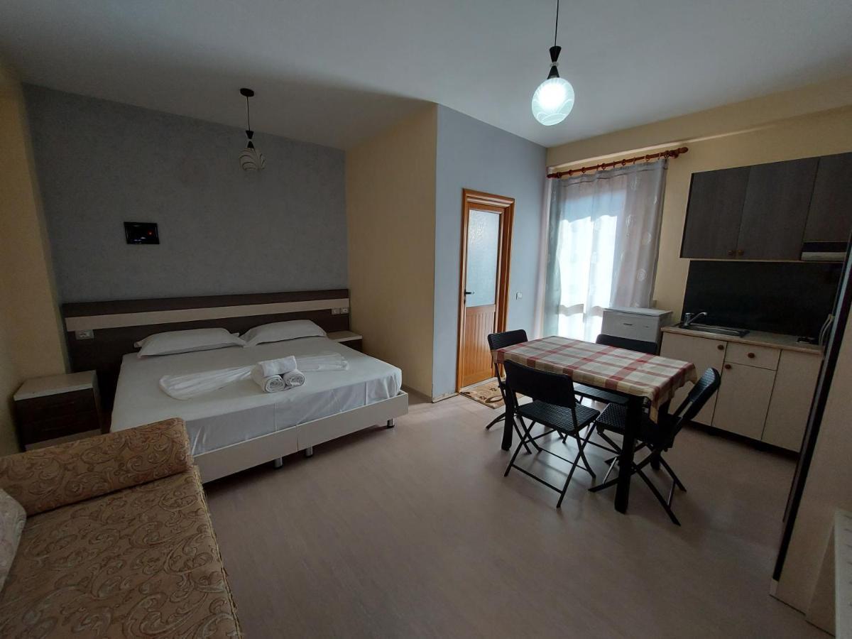 Vila Green Relax Vlorë Exterior foto